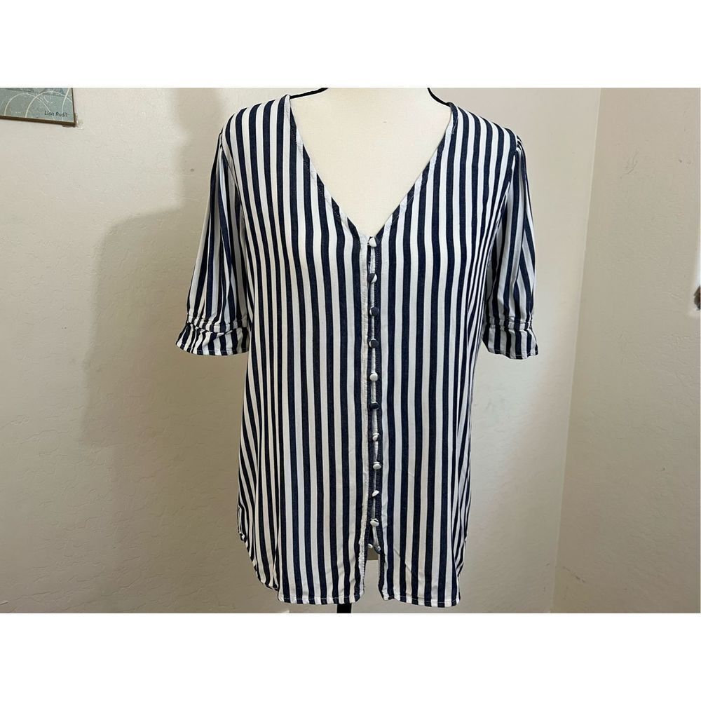 Alexander Jordan size M￼, striped blue and white blouse B5